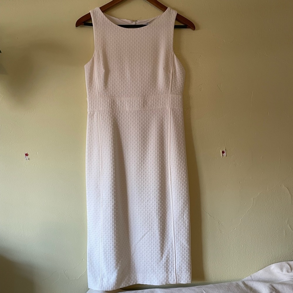 Ann Taylor NWT white patterned dress, rayon, spandex, polyester. Very elegant.